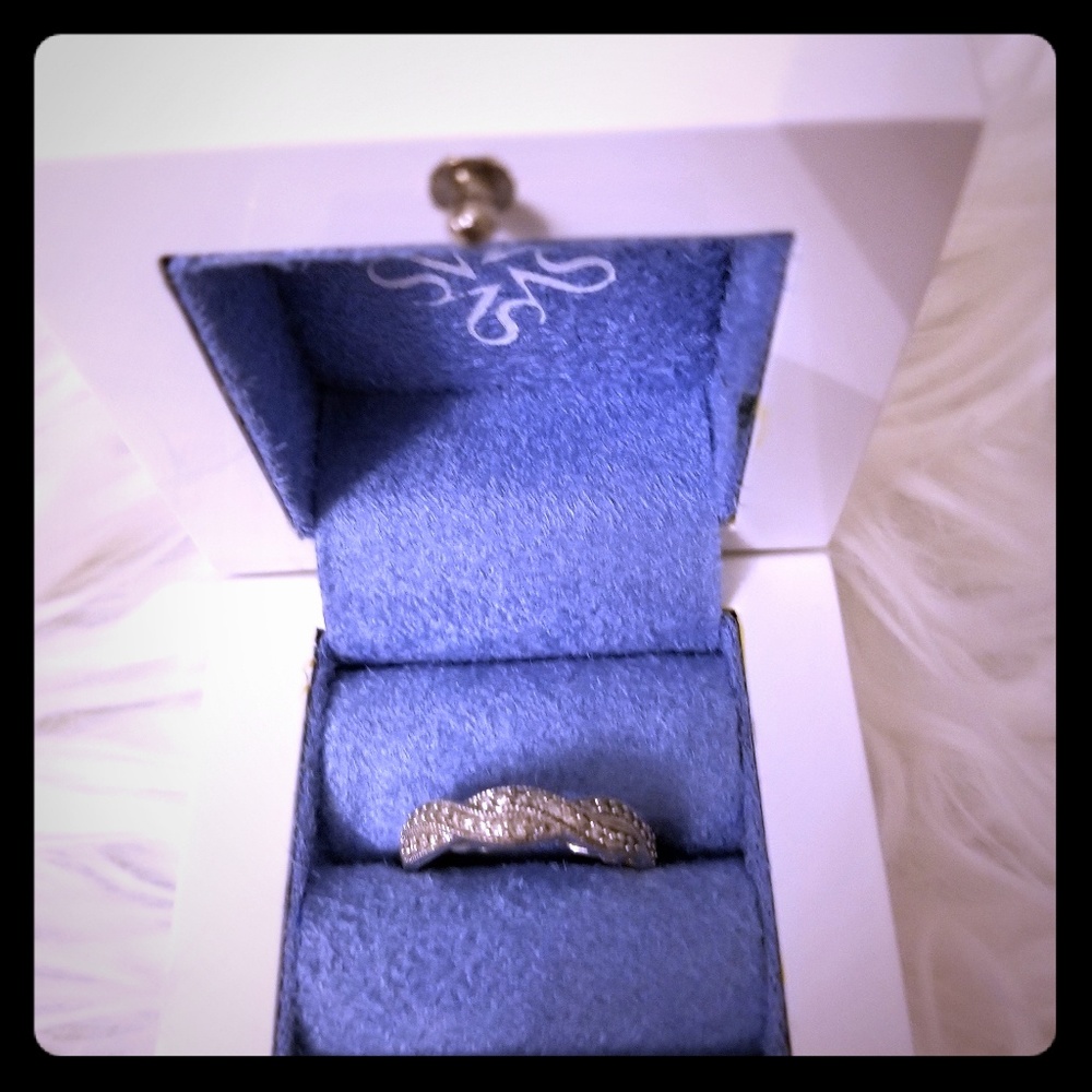 Vera Wang Diamond Band Ring
